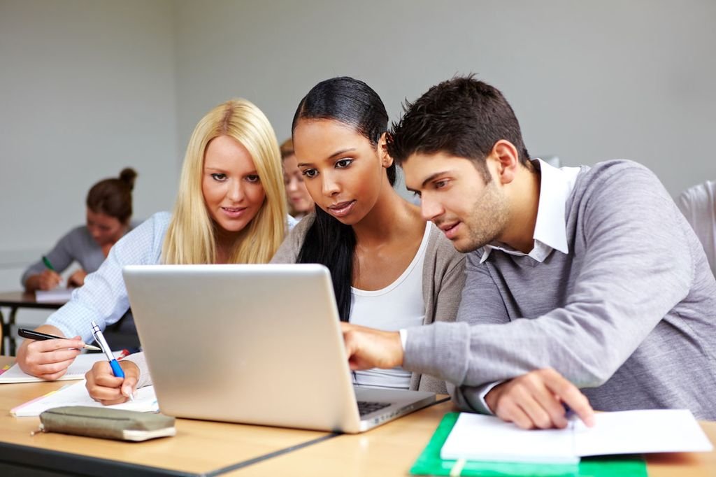 People at the laptop